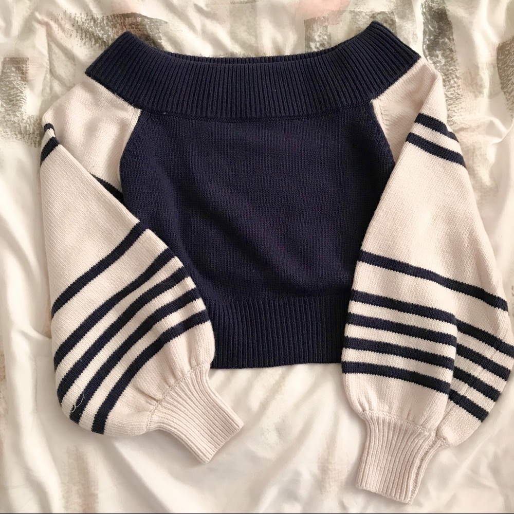 NWOT Forever 21 off shoulder sweater